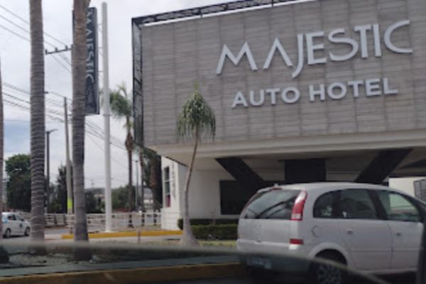 Auto Hotel y Suites Majestic en Querétaro, Qro.