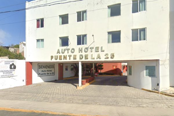 Auto Hotel Puente de la 25 en Puebla, Pue.